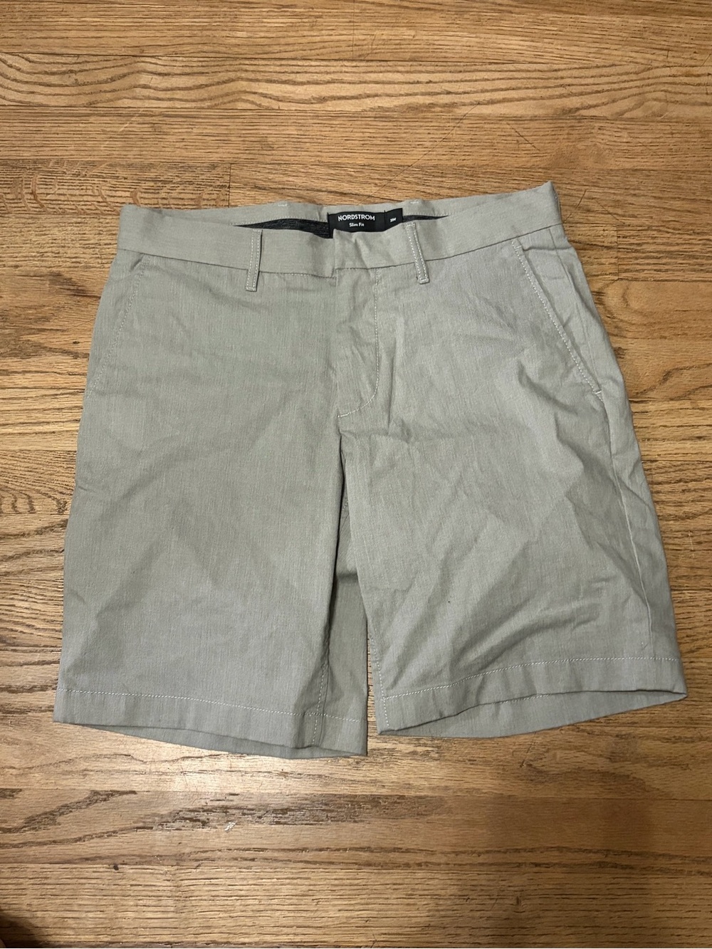 Nordstrom Men’s Light Gray Flat-Front Shorts Slim Fit Khaki size 31w